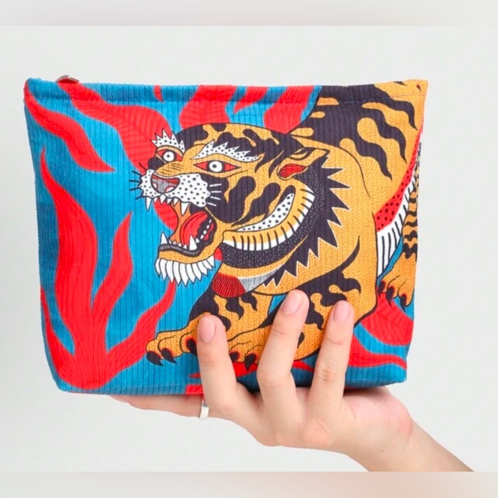 Vacation Tiger Pattern Corduroy Makeup Bag - Picture 3 of 7